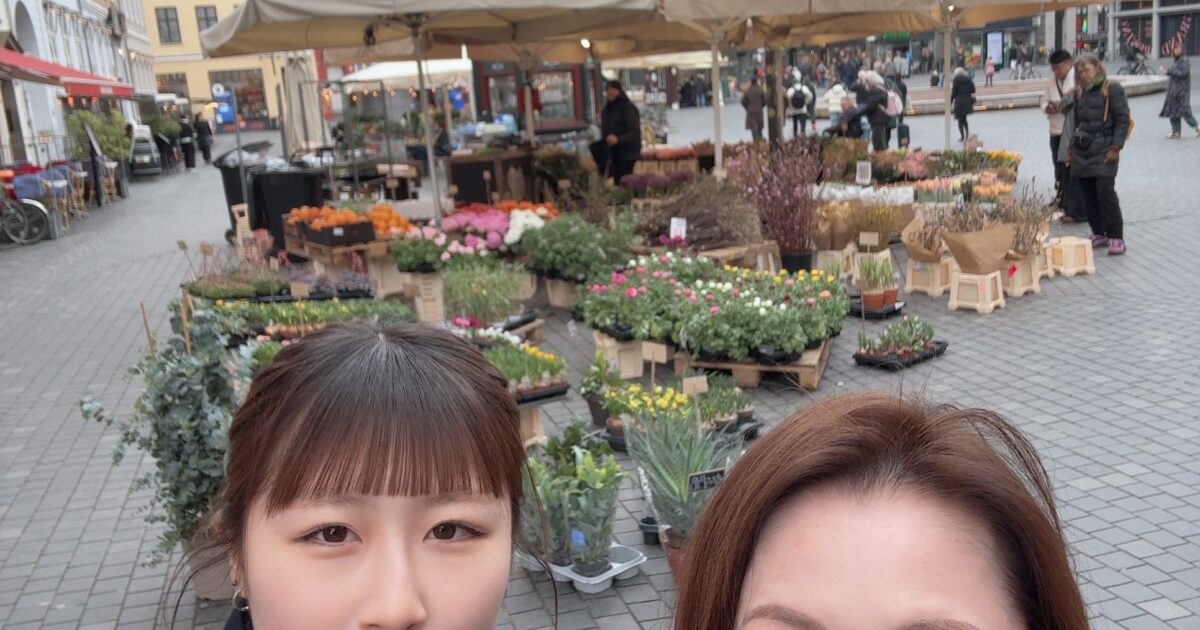 昨日はぎゅっと情報の詰まった案内ありがとうございました！庸子さんに案内していただけてよかったね、と娘と話しておりました。（金沢よりいらして下さいました、素敵な◆様とお嬢様より、身に余るお言葉をいただきました。私がお手伝いをさせていただきましたことりっぷの表紙になっている老舗のケーキハウスでお茶を楽しんでいただけて良かったです！）