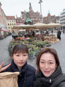 昨日はぎゅっと情報の詰まった案内ありがとうございました！庸子さんに案内していただけてよかったね、と娘と話しておりました。（金沢よりいらして下さいました、素敵な◆様とお嬢様より、身に余るお言葉をいただきました。私がお手伝いをさせていただきましたことりっぷの表紙になっている老舗のケーキハウスでお茶を楽しんでいただけて良かったです！）